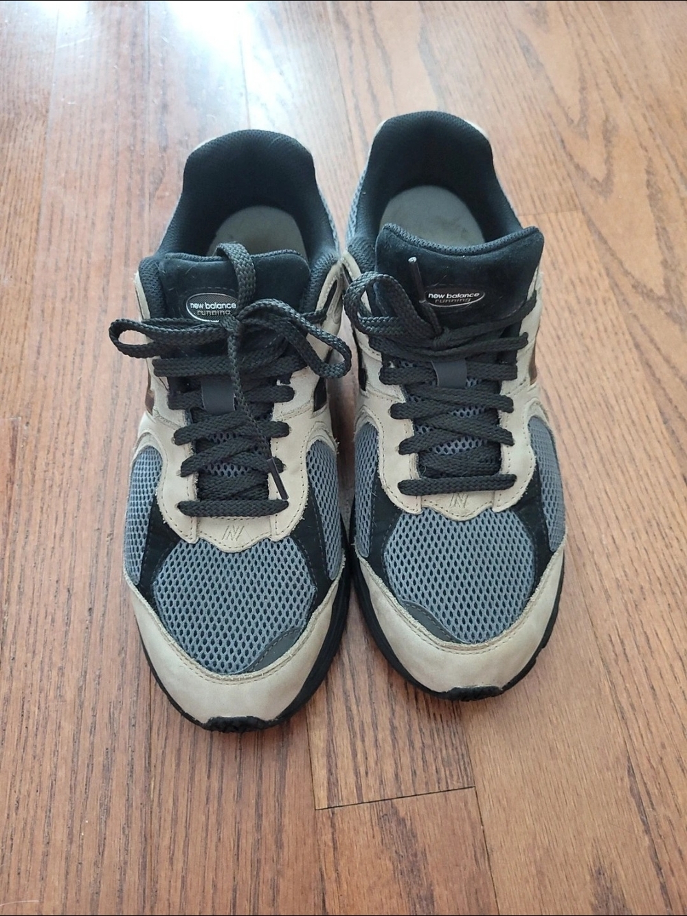 New Balance Men’s Gray and Tan Athletic Sneakers - Picture 2 of 7